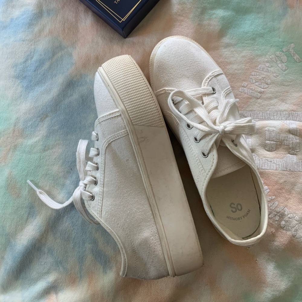 SO Memory Foam white platform sneakers